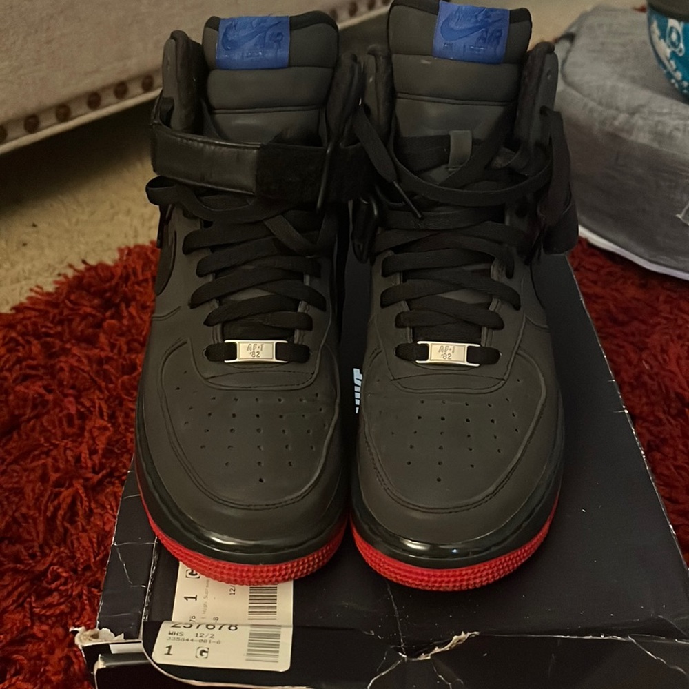 Air Force1 High Supreme size 8 335844-001 black. Red. Blue